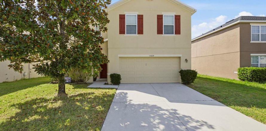 Villa ou maison à Clermont, Floride 4 chambres, 225.94 m2 № 2342061