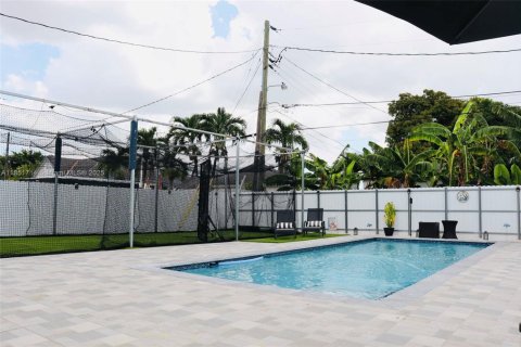 Casa en Hialeah, Florida 3 dormitorios, 141.3 m2 № 2015957