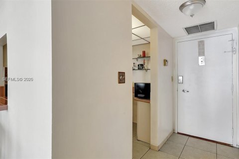 Condominio en alquiler en Fort Lauderdale, Florida, 2 dormitorios, 106.28 m2 № 2154358 - foto 6