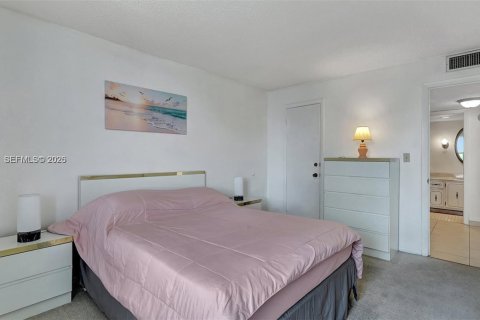 Condominio en alquiler en Fort Lauderdale, Florida, 2 dormitorios, 106.28 m2 № 2154358 - foto 18