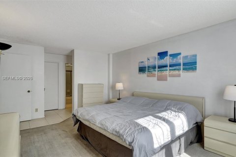Condominio en alquiler en Fort Lauderdale, Florida, 2 dormitorios, 106.28 m2 № 2154358 - foto 15