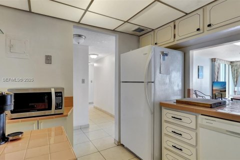 Condominio en alquiler en Fort Lauderdale, Florida, 2 dormitorios, 106.28 m2 № 2154358 - foto 7