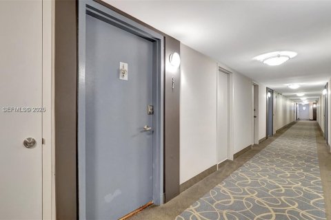 Condominio en alquiler en Fort Lauderdale, Florida, 2 dormitorios, 106.28 m2 № 2154358 - foto 2