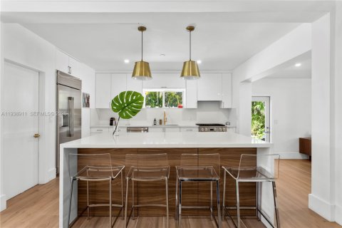 House in Miami, Florida 3 bedrooms, 237.64 sq.m. № 1997534 - photo 14