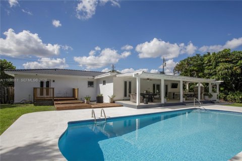 House in Miami, Florida 3 bedrooms, 237.64 sq.m. № 1997534 - photo 23