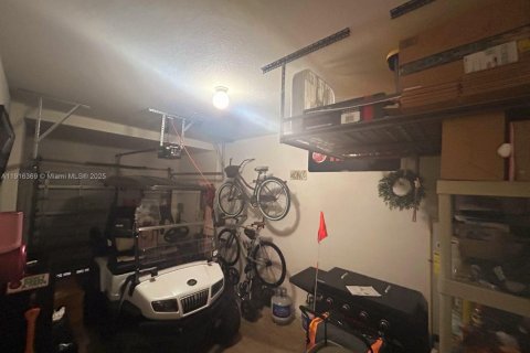 Adosado en venta en Cutler Bay, Florida, 3 dormitorios, 141.77 m2 № 1974468 - foto 16