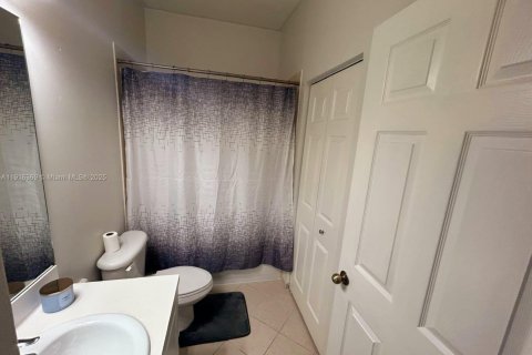Adosado en venta en Cutler Bay, Florida, 3 dormitorios, 141.77 m2 № 1974468 - foto 12