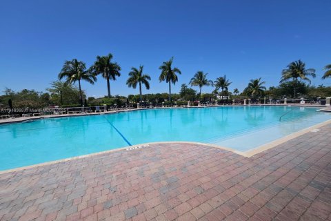 Adosado en venta en Cutler Bay, Florida, 3 dormitorios, 141.77 m2 № 1974468 - foto 17