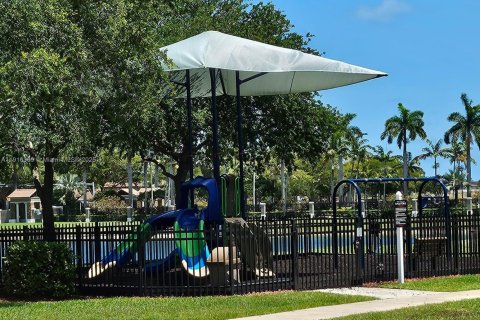 Adosado en venta en Cutler Bay, Florida, 3 dormitorios, 141.77 m2 № 1974468 - foto 18