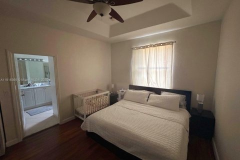 Adosado en venta en Cutler Bay, Florida, 3 dormitorios, 141.77 m2 № 1974468 - foto 7
