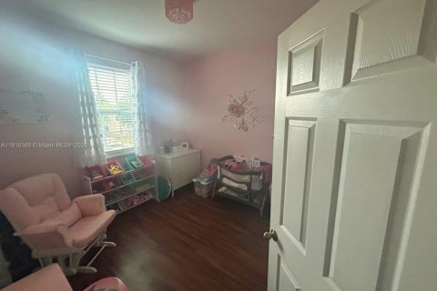 Adosado en venta en Cutler Bay, Florida, 3 dormitorios, 141.77 m2 № 1974468 - foto 9