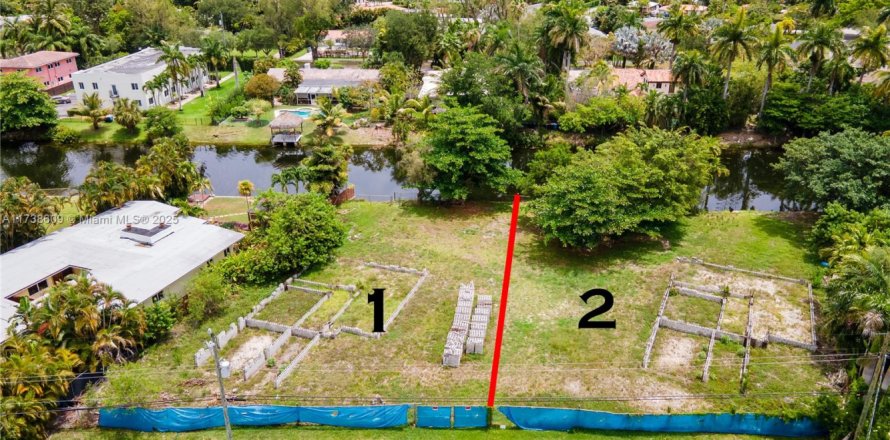 Land in Miami, Florida № 1710201