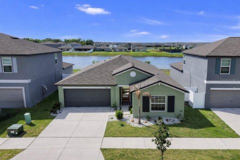 House in Riverview, Florida 4 bedrooms, 179.77 sq.m. № 2107094