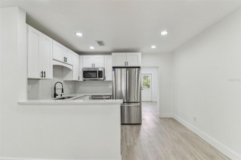Casa en venta en Tampa, Florida, 4 dormitorios, 134.89 m2 № 1784317 - foto 24