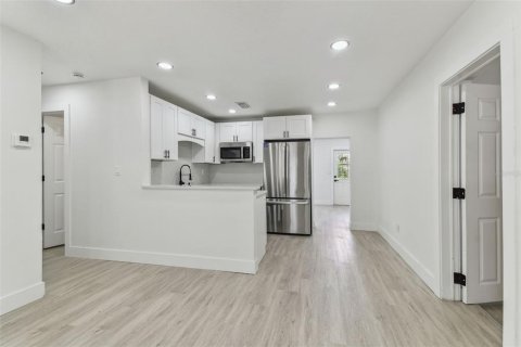 Casa en venta en Tampa, Florida, 4 dormitorios, 134.89 m2 № 1784317 - foto 23