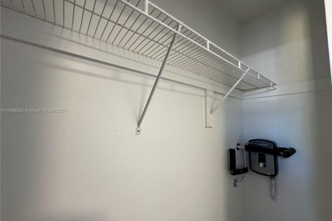 Снять в аренду квартиру в Форт-Лодердейл, Флорида 1 спальня, № 1933374 - фото 24