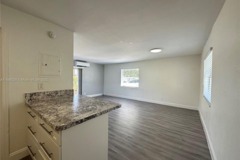 Снять в аренду квартиру в Форт-Лодердейл, Флорида 1 спальня, № 1933374 - фото 5