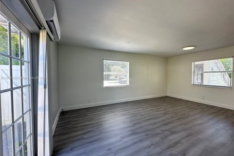 Снять в аренду квартиру в Форт-Лодердейл, Флорида 1 спальня, № 1933374 - фото 8