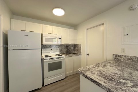 Снять в аренду квартиру в Форт-Лодердейл, Флорида 1 спальня, № 1933374 - фото 4