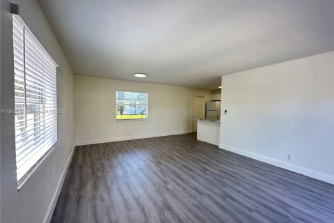 Снять в аренду квартиру в Форт-Лодердейл, Флорида 1 спальня, № 1933374 - фото 6