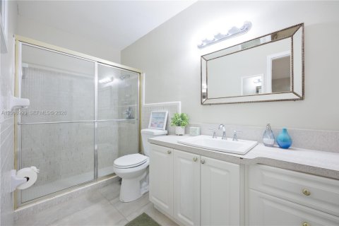 House in Hollywood, Florida 3 bedrooms, 166.2 sq.m. № 2071992 - photo 24