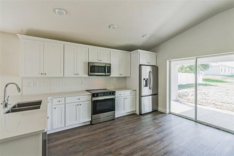 House in Ocala, Florida 4 bedrooms, 172.61 sq.m. № 1898565 - photo 3