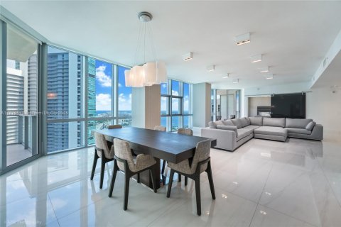 Condominio en alquiler en Miami, Florida, 3 dormitorios, 263.94 m2 № 1978209 - foto 1