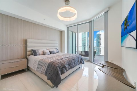Condominio en alquiler en Miami, Florida, 3 dormitorios, 263.94 m2 № 1978209 - foto 10
