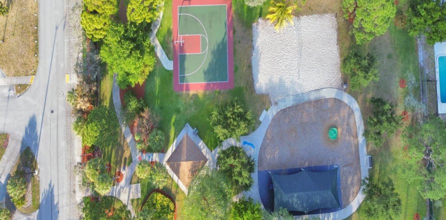 House in Pompano Beach, Florida 3 bedrooms, 97.36 sq.m. № 1172408