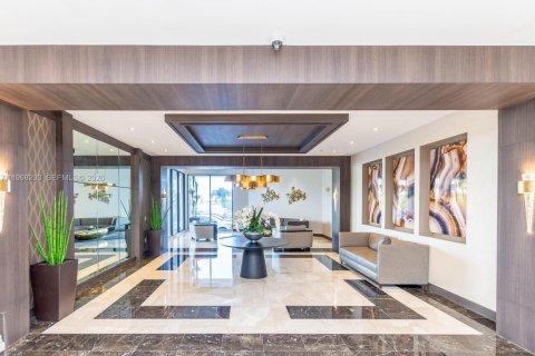 Condominio en venta en Aventura, Florida, 2 dormitorios, 93.92 m2 № 2029387 - foto 3