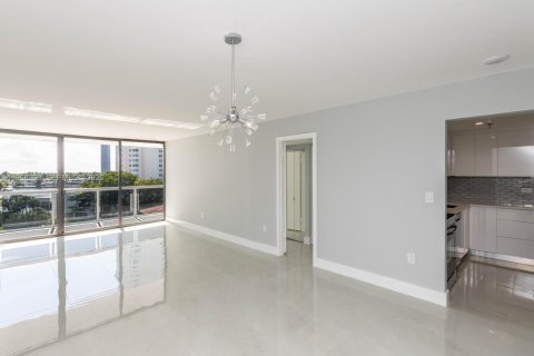 Condominio en venta en Aventura, Florida, 2 dormitorios, 93.92 m2 № 2029387 - foto 11