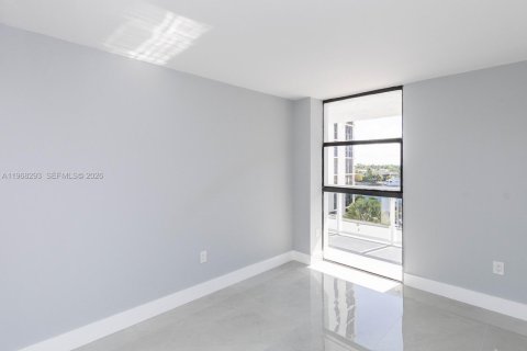 Condominio en venta en Aventura, Florida, 2 dormitorios, 93.92 m2 № 2029387 - foto 30