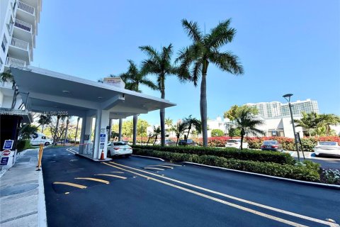 Condominio en alquiler en Aventura, Florida, 2 dormitorios, 136.19 m2 № 2013724 - foto 5