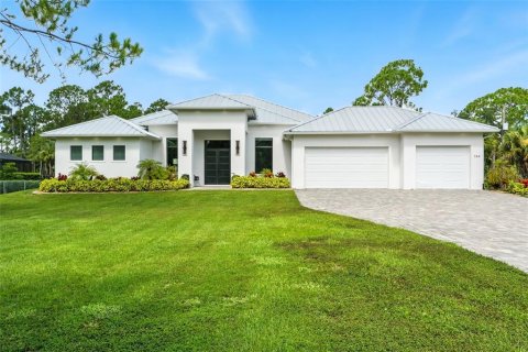 Villa ou maison à vendre à Naples, Floride: 4 chambres, 323.76 m2 № 1901448 - photo 1