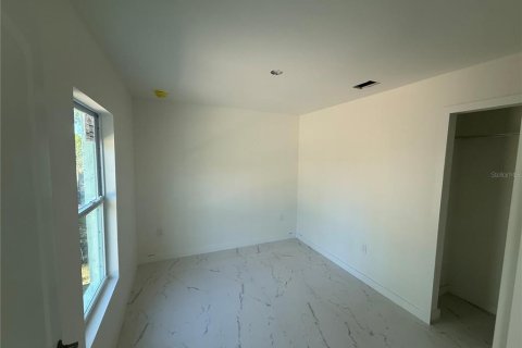 House in Punta Gorda, Florida 3 bedrooms, 102.01 sq.m. № 2238242 - photo 8