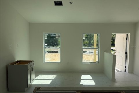 House in Punta Gorda, Florida 3 bedrooms, 102.01 sq.m. № 2238242 - photo 2
