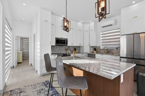 Condo in Margate, Florida, 2 bedrooms  № 2177329 - photo 3