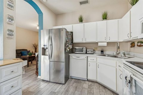 Touwnhouse à vendre à Tampa, Floride: 2 chambres, 127.65 m2 № 2220148 - photo 13