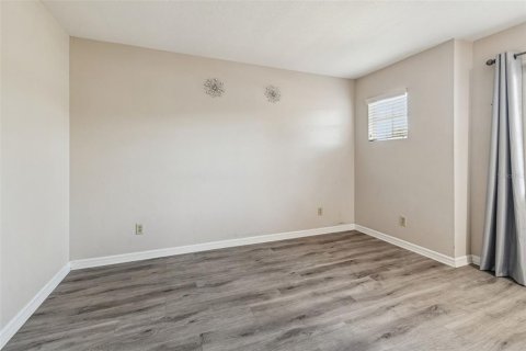 Touwnhouse à vendre à Tampa, Floride: 2 chambres, 127.65 m2 № 2220148 - photo 27