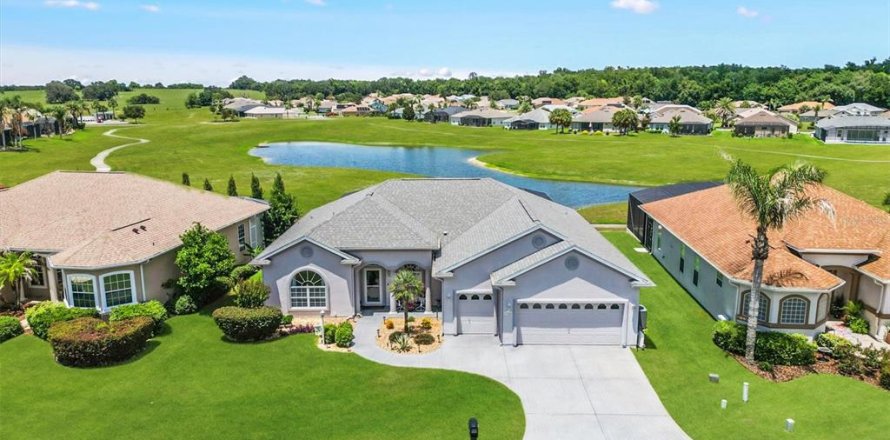 Villa ou maison à Summerfield, Floride 3 chambres, 193.89 m2 № 2234480