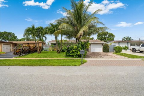 Villa ou maison à vendre à Hollywood, Floride: 3 chambres, 141.58 m2 № 2400741 - photo 21