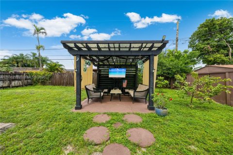 Villa ou maison à vendre à Hollywood, Floride: 3 chambres, 141.58 m2 № 2400741 - photo 17