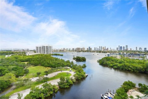 Condo in North Miami Beach, Florida, 3 bedrooms № 2170665 - photo 20