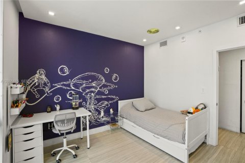 Condo in North Miami Beach, Florida, 3 bedrooms № 2170665 - photo 11