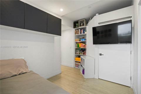 Condo in North Miami Beach, Florida, 3 bedrooms № 2170665 - photo 17