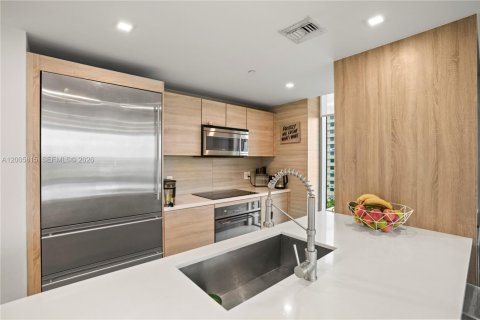 Condo in North Miami Beach, Florida, 3 bedrooms № 2170665 - photo 4