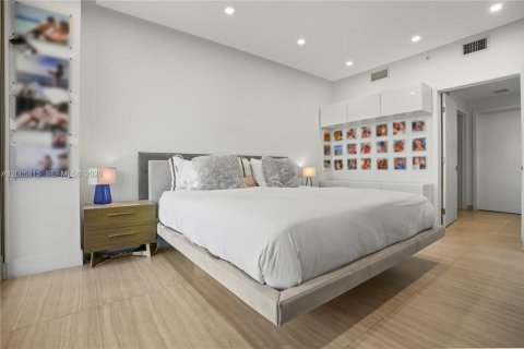 Condo in North Miami Beach, Florida, 3 bedrooms № 2170665 - photo 8