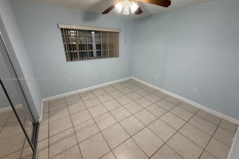 Купить кондоминиум в Хайалиа, Флорида 2 спальни, 86.03м2, № 1984896 - фото 5