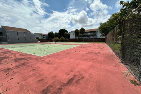 Купить кондоминиум в Хайалиа, Флорида 2 спальни, 86.03м2, № 1984896 - фото 13