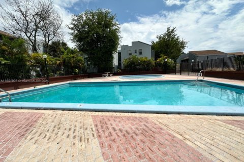 Купить кондоминиум в Хайалиа, Флорида 2 спальни, 86.03м2, № 1984896 - фото 14